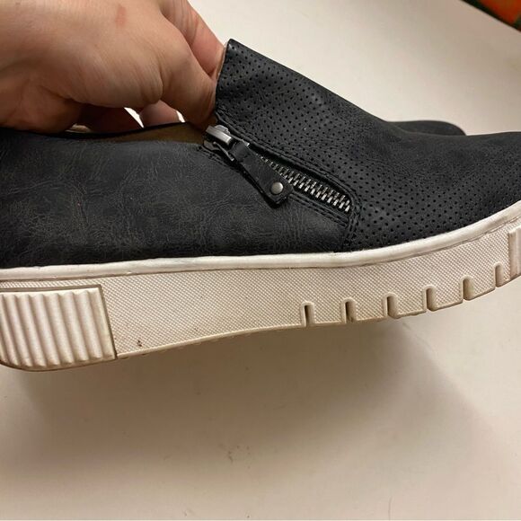 SOUL Naturalizer Women's Turner Slip-On Sneaker zip up faux suede 8 - Picture 9 of 9